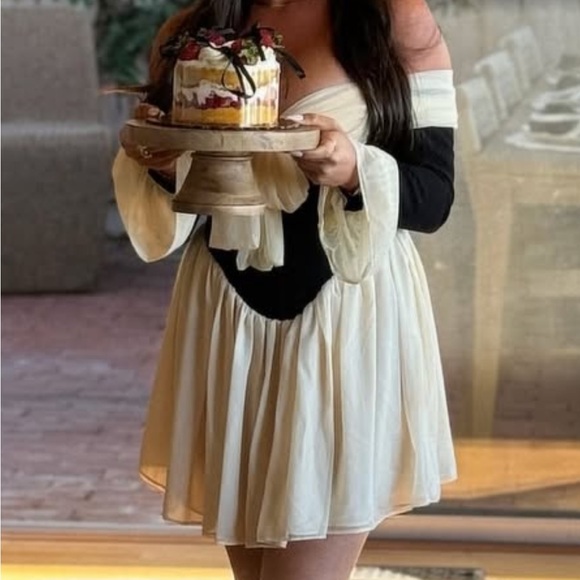 House of CB Black and Cream Long Sleeve Dress - Picture 4 of 6